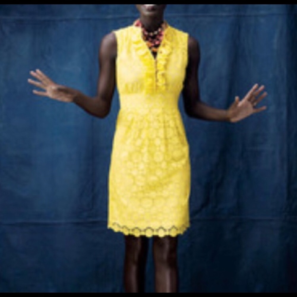 Like new dress with ruffle neckline